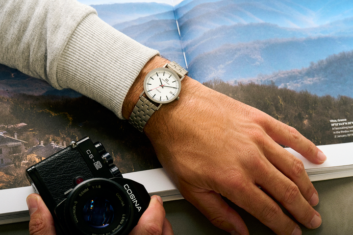 Danish Design IQ92Q199 Rhine Link White Date Medium Watch
