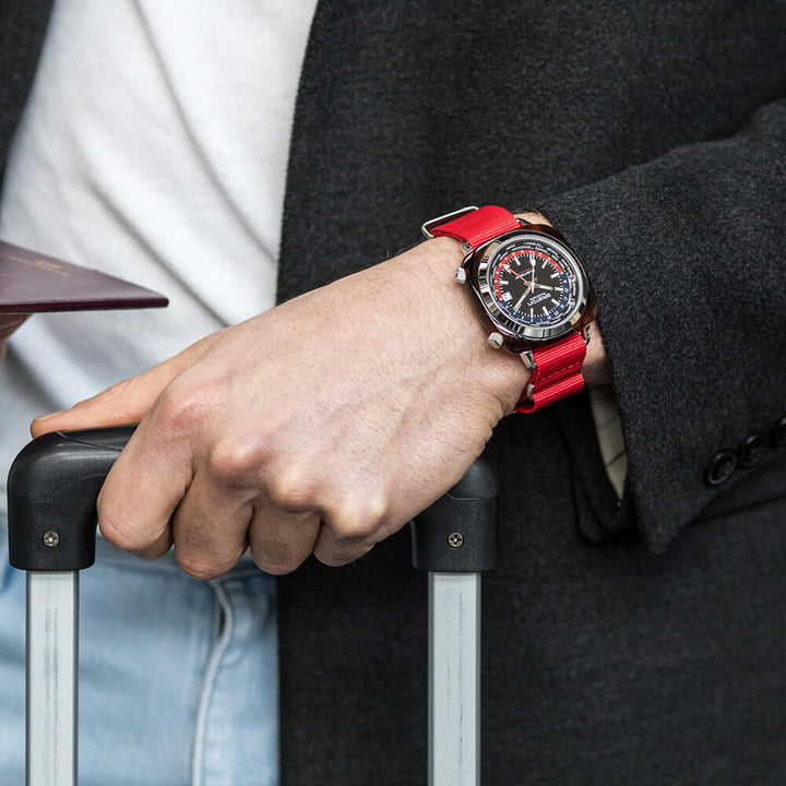 Briston Clubmaster Traveler Worldtime - Rouge 20842.SA.TW.P.NR Watch