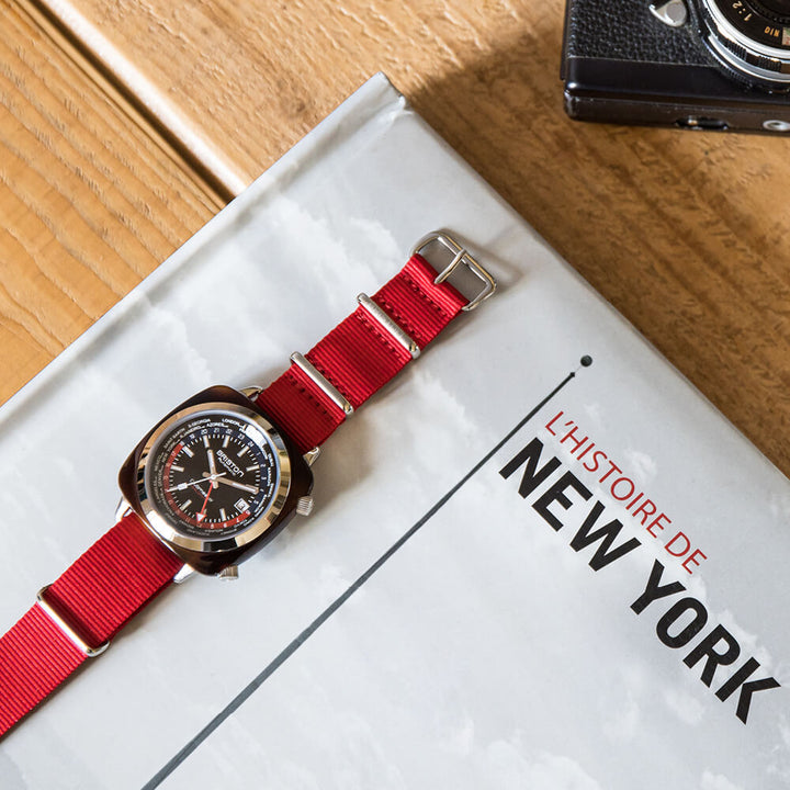 Briston Clubmaster Traveler Worldtime - Rouge 20842.SA.TW.P.NR Watch